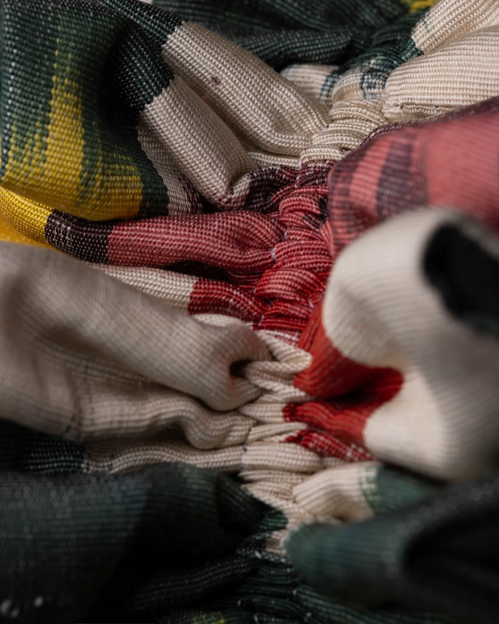 Berry, Butter, Cream und Hunter Ikat mit Sage Velvet